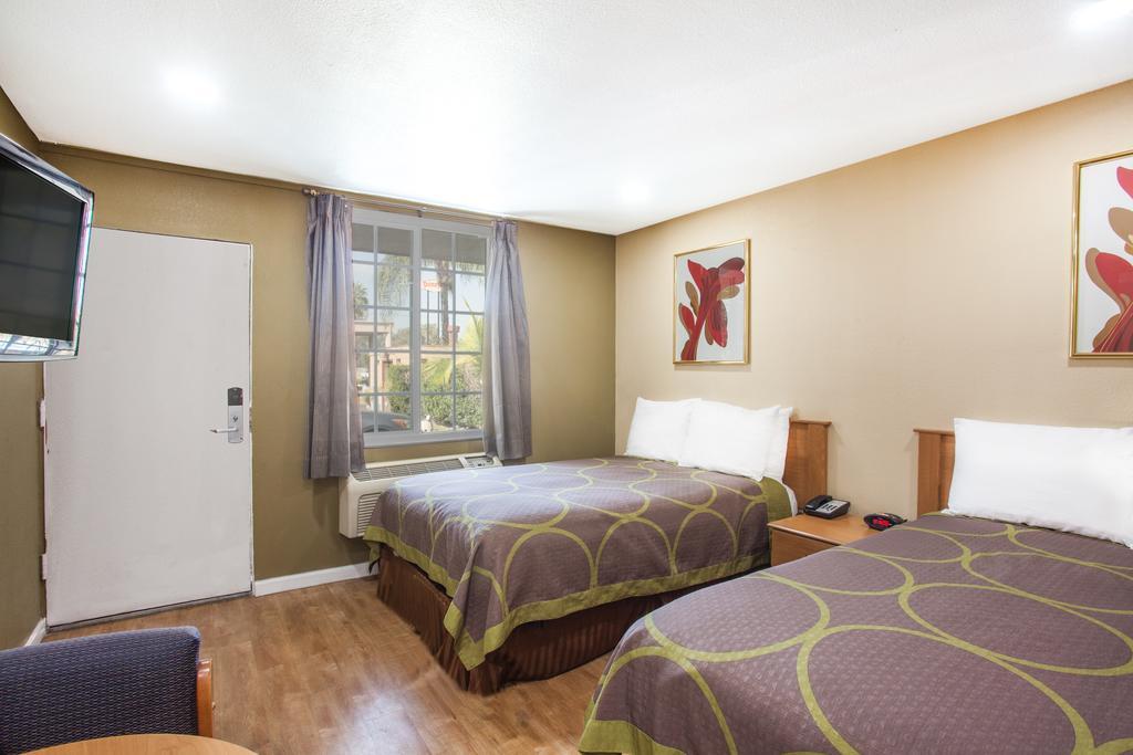 Super 8 By Wyndham Redlands/San Bernardino Exterior foto
